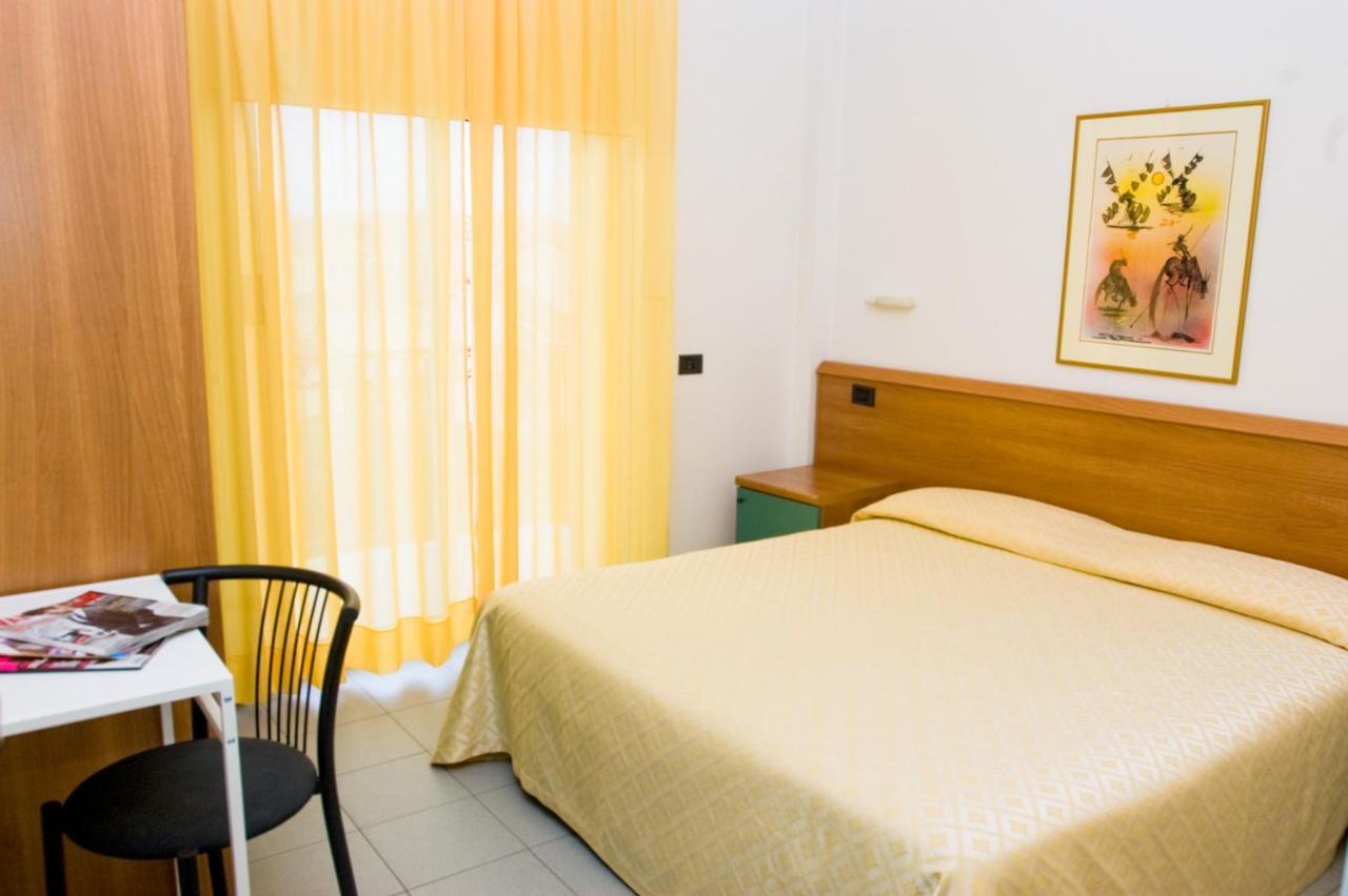 Residence Il Monello Loano Luaran gambar